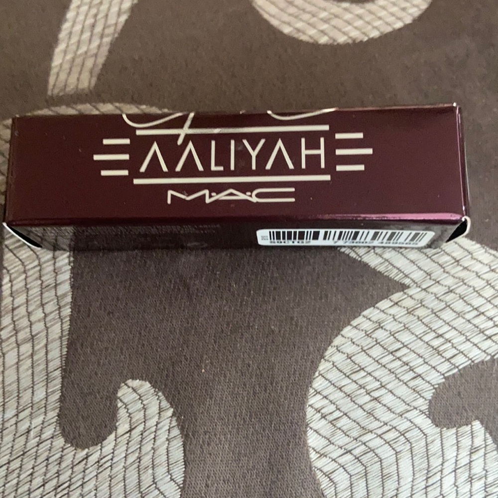 COPY - Aaliyah Mac lip stick Color is Try again